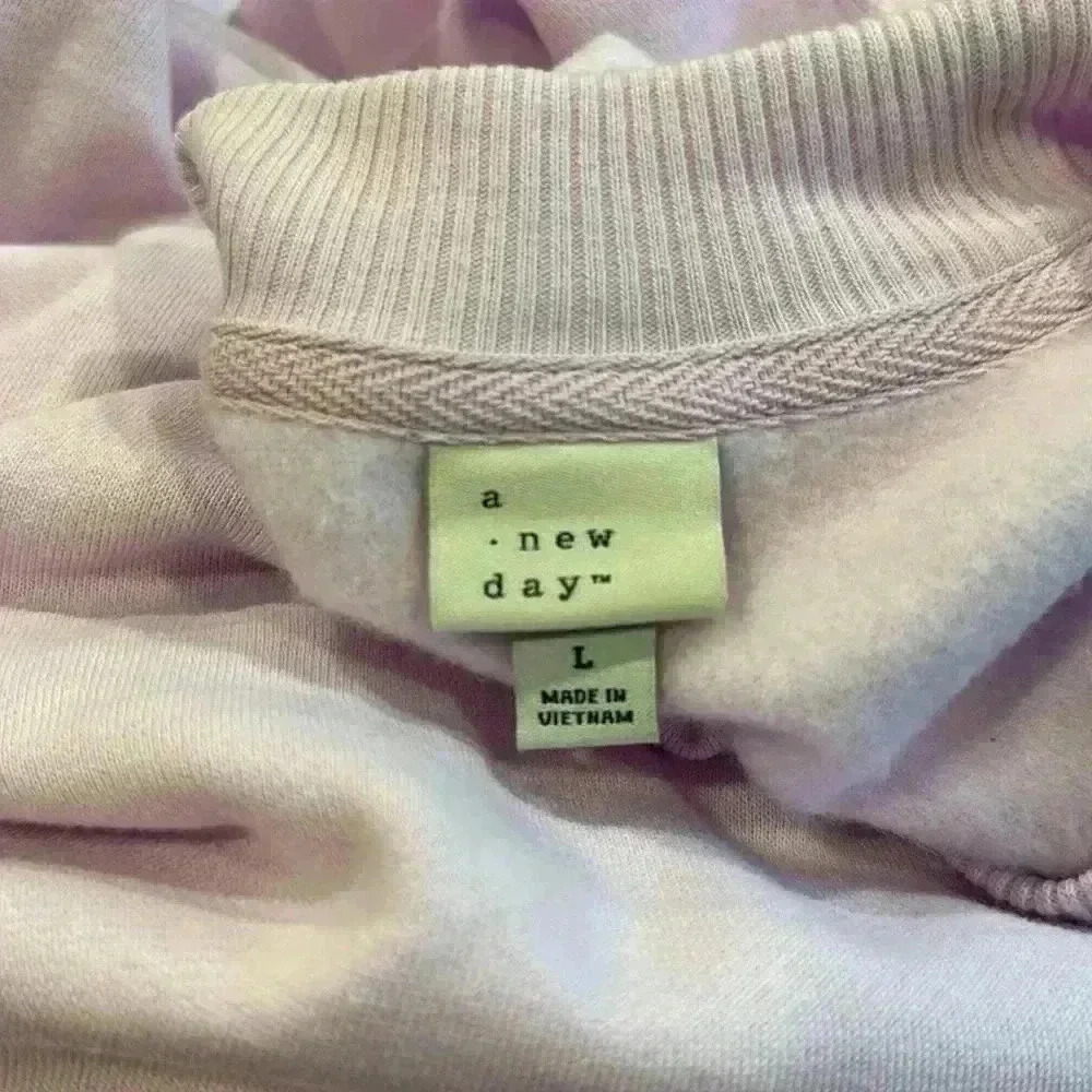 A new day Pink Sweatshirt- Large - Picture 4 of 5